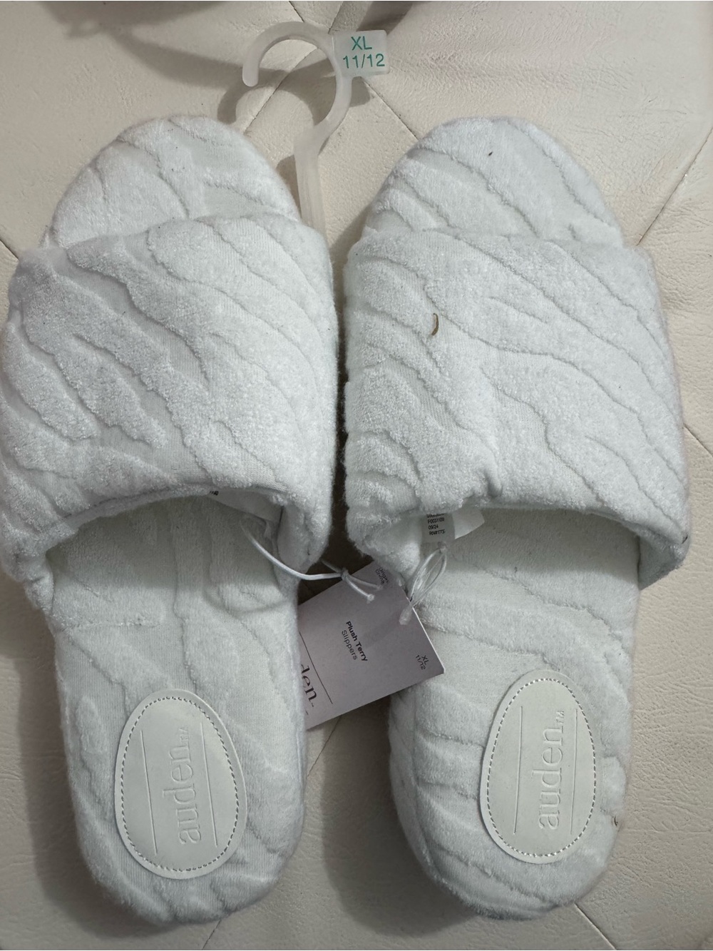 Auden Women’s White Plush Slide Slippers